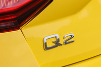 「アウディQ2」は、ブランド最小のSUVとして、2017年4月に日本市場へと導入された。今回のテスト車は中間グレードの「1.0 TFSIスポーツ」。