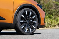 今回試乗した「RS」系グレードは21インチのタイヤ＆ホイールを標準装備する。