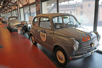 実はこのようなモデルも参加車だったということで、1955年製「フィアット600」。今日のヒストリック・ミッレミリアでも、ちょっとした人気者である。