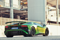 「ランボルギーニの本質を最もピュアな形で体現した」とされる、「アヴェンタドールLP750-4 スーパーヴェローチェ（以下SV）」。2015年3月のジュネーブモーターショーでデビューした。
    