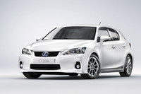 「レクサスCT200h」