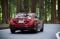 ボディーに関しては、アルミニウムの積極的な採用もトピックス。ホワイトボディー同士で比較した場合、従来モデルより70kgの軽量化を実現したという。
    