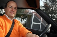 6つのブランドを独りで捌くアンドレア。
