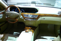 標準装備のカーナビには、新たに地デジチューナーが採用された。