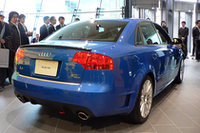 「アウディA4」にDTMイメージの限定車の画像