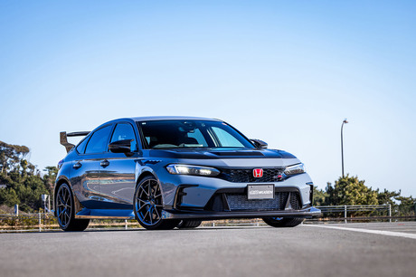 モータースポーツのフィールドで培った技術やノウハウを、カスタマイズパーツに注ぎ込むM-TEC。無限ブラン...