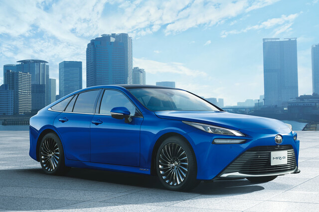 トヨタが燃料電池車「ミライ」を一部改良 運転支援システムなどの装備