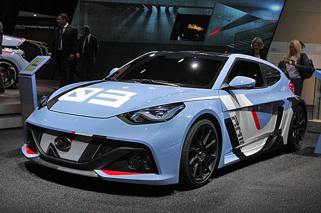 パリモーターショー2016の会場から（その22） 内装・外装など23枚