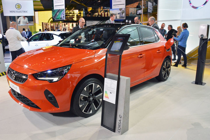 オペル・コルサe