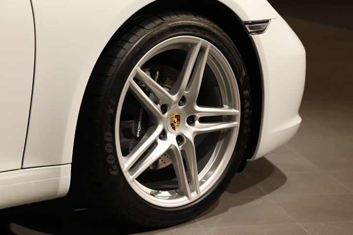 ポルシェ911カレラ（7MT）