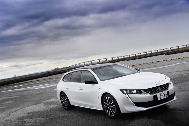 新型「プジョー508SW」が国内で販売されたのは2019年6月。それから2年を経た2021年6月、プラグインハイブリッドモデルの販売が始まった。