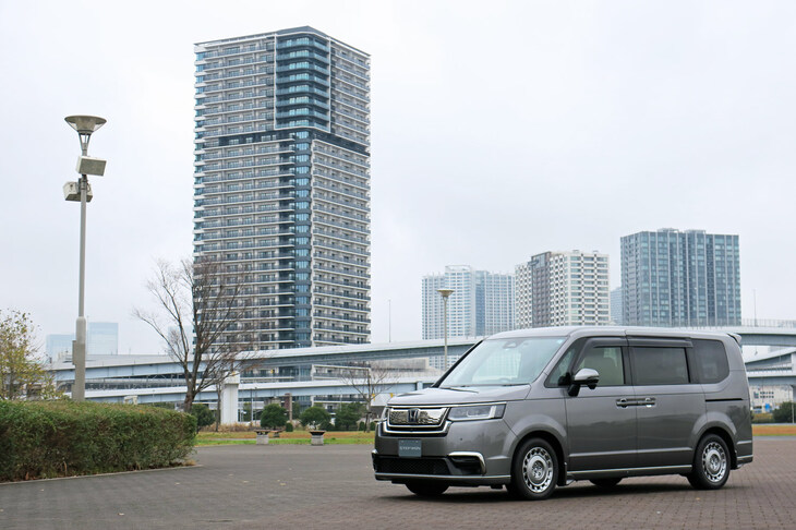 ホンダ・ステップワゴンe：HEVスパーダ ホンダアクセス用品装着車（エクステリア）