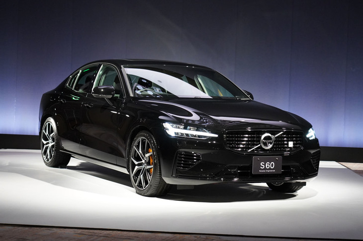 ベールの下から現れたのは30台限定で導入される特別仕様車「S60 T8ポールスターエンジニアード」だった。