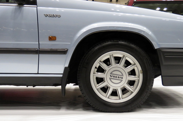 ボルボ740セダン（1990年）／クラシックガレージ