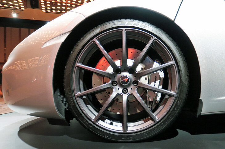 マクラーレンMP4-12C 2011年（フロントタイヤ＆ホイール）