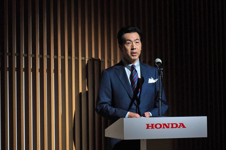 新型「プレリュード」の報道関係者向け発表イベントに登壇した本田技研工業 執行職 統合地域本部 日本統括部長の川坂英生氏。