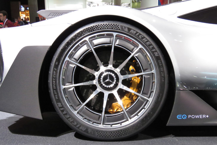 メルセデスAMG ONE（リアタイヤとホイール）