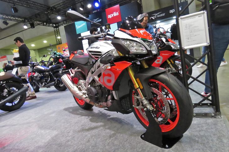 アプリリア・トゥオーノ1100 V4ファクトリー