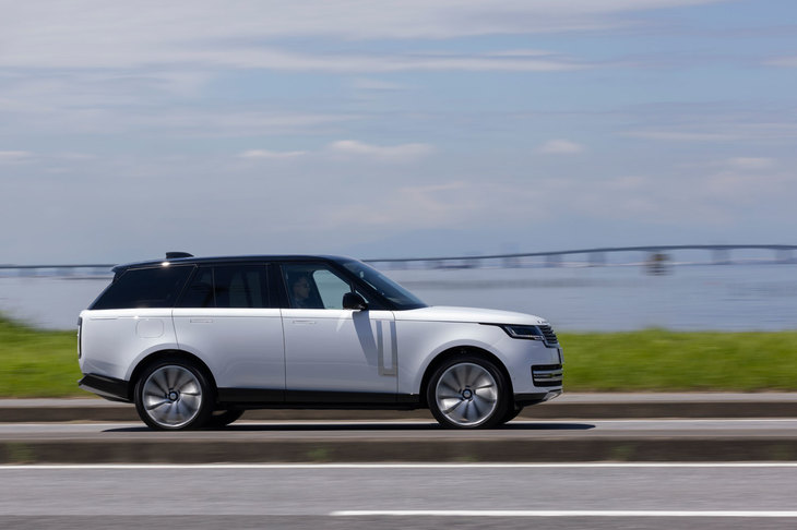 ランドローバー・レンジローバー オートバイオグラフィーD300