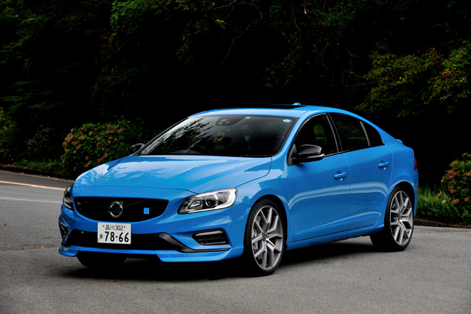 ボルボS60ポールスター
    ボディーサイズ：全長×全幅×全高＝4635×1865×1480mm／ホイールベース：2775mm／車重：1780kg／駆動方式：4WD／エンジン：3リッター直6 DOHC 24バルブ ターボ／トランスミッション：6AT／最高出力：350ps/5250rpm／最大トルク：51.0kgm/3000-4750rpm／タイヤ：（前）245/35ZR20 （後）245/35ZR20／車両本体価格：799万円