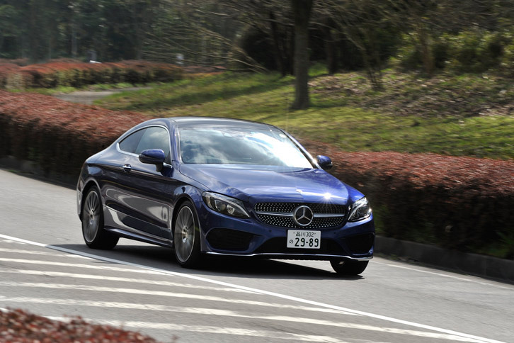 ラインナップは「C180クーペ スポーツ」と「C180クーペ スポーツ＋」の2種類。2016年8月ごろには「AMG C63クーペ」「AMG C63 Sクーペ」も発売される予定だ。