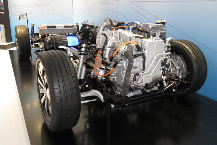 メルセデス・ベンツGLC F-CELL（フレームモデル）