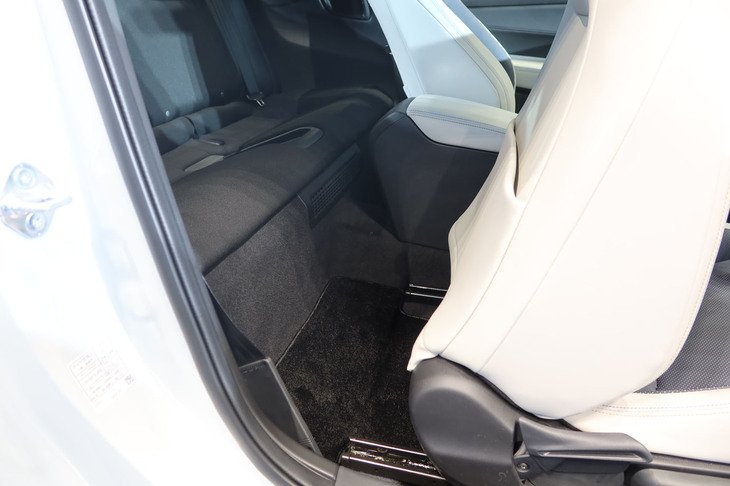 ホンダ・プレリュード（リアシート）