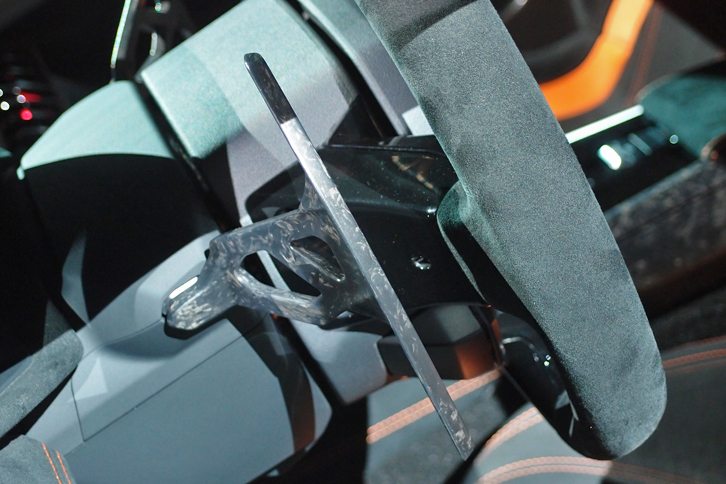 ウラカン ペルフォルマンテ（シフトパドル）