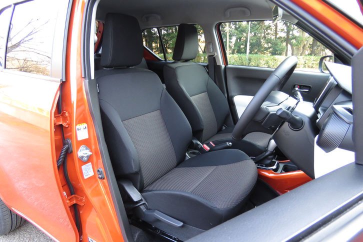 スズキ・イグニス ハイブリッドMZ（シート）