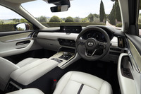 これは「プレミアムモダン」のホワイトナッパレザーインテリア。もちろんグレードごとの差はあるものの、最新のマツダ車だけにどれを選んでもがっかりすることはないはずだ。