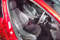 サイドサポートが大きく張り出した、「ジュリア クアドリフォリオ」のパフォーマンスシート。