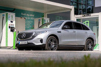 明照寺：「床下にバッテリーを積むEVは、どうしても車体に厚みが必要になる。SUVタイプのEVが多いのには、パッケージ的に理にかなっているからという理由もあるんです」