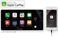 Apple CarPlayとAndroid Autoの両方に対応。スマートフォンと連携して音楽再生や音声操作などが可能。