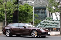 ポルシェ・パナメーラ ターボ スポーツツーリスモ