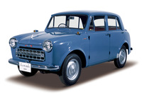 日産が1955年に発売した「ダットサンセダン（110型）」。同社の戦後型モデルの第1号である。写真は1956年に登場した改良モデルの113型。
