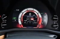 液晶メーターの走行モード選択画面。「ECO」や「COMFORT」のほか、「SPORT S」「SPORT S＋」も選べる。