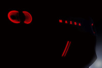 マツダがジャパンモビリティショー2023に出展する予定の、コンセプトカーのリアエンド。リアの灯火類のみ確認できる。