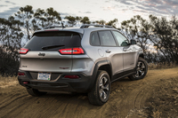 新型「ジープ・チェロキー」が日本上陸の画像