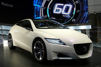 2007年東京モーターショーに出展された「CR-Z」。