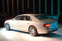 新型「ベントレー・フライングスパー」日本上陸の画像