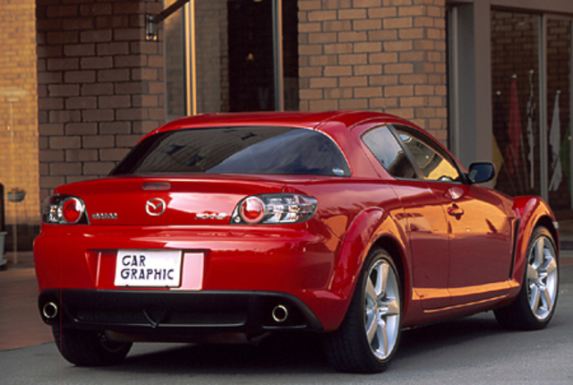 【スペック】RX-8(5MT)：全長×全幅×全高＝4435×1770×1340mm/ホイールベース＝2700mm/車重＝1310kg/駆動方式＝FR/水冷式直列654cc×2ローター（210ps/7200rpm、22.6kgm/5000rpm）/車両本体価格＝240.0万円