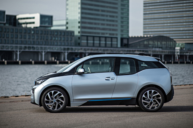 BMW i3 ワイドトレッド高速安定乗り心地向上 BMW i3 ワイドトレッド高速安定乗り心地向上