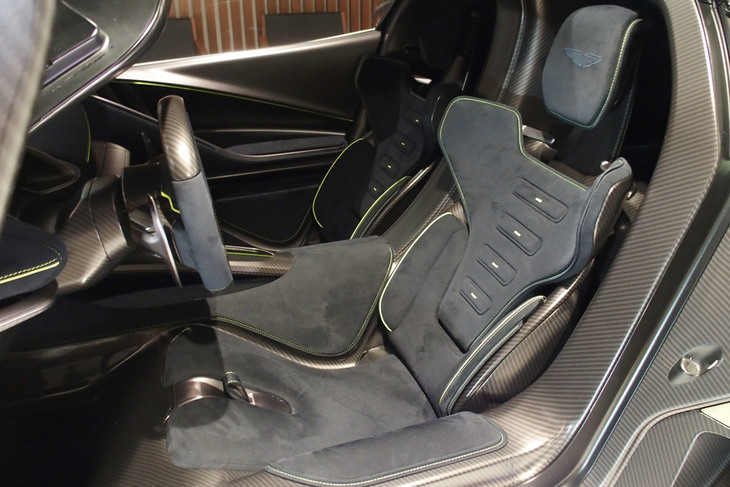 アストンマーティン・ヴァルハラ（シート）