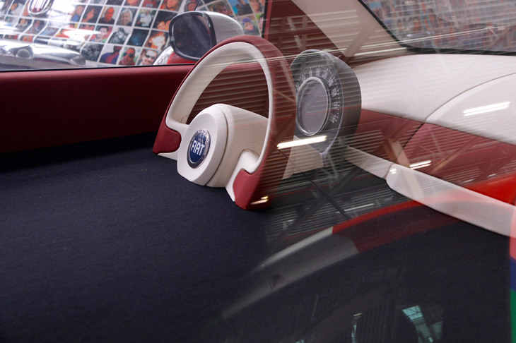 モックアップの室内は、検討用によく用いられる手法で、グリーンハウスから上のみつくられている。