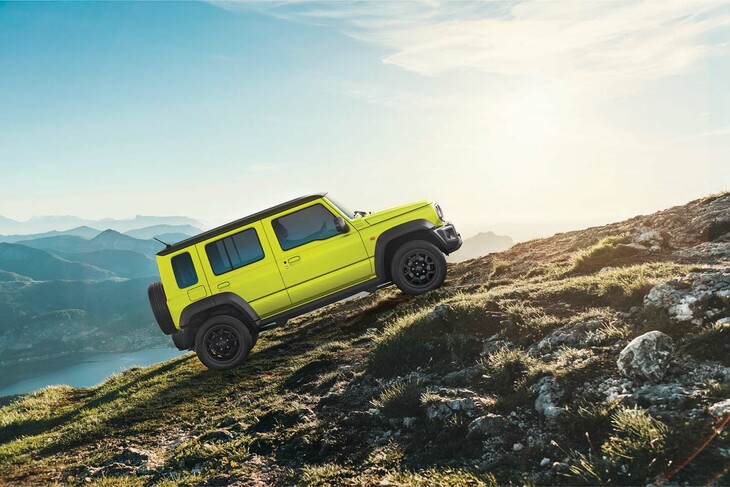 ボディーサイズは全長×全幅×全高＝3985（スペアホイール含む）×1645×1720mmでホイールベースは2590mm。最低地上高は210mm。