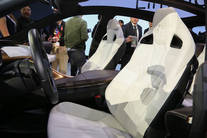 レクサスLF-1リミットレス（インテリア）