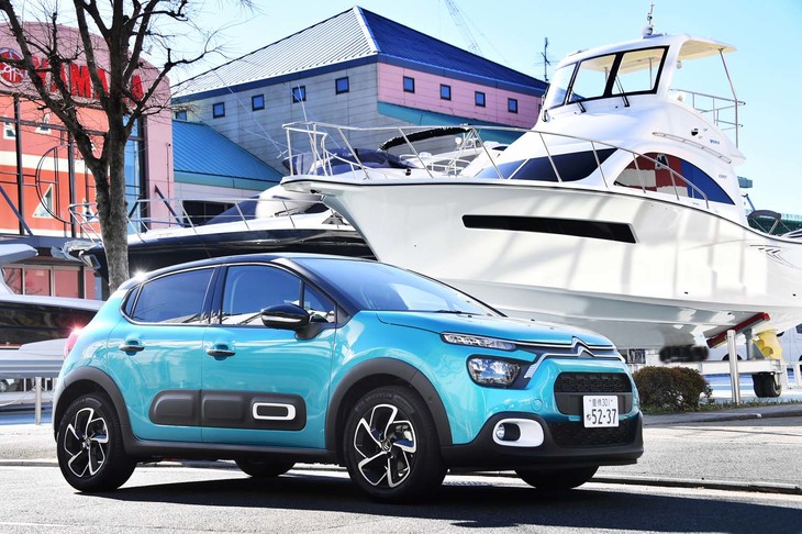 現行型「シトロエンC3」は3世代目となるモデル。そのマイナーチェンジ版（写真）は、2021年1月7日に国内販売が開始された。