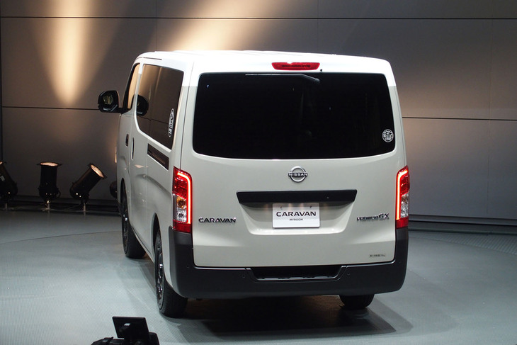 キャラバンMYROOMローンチエディション（リアビュー）