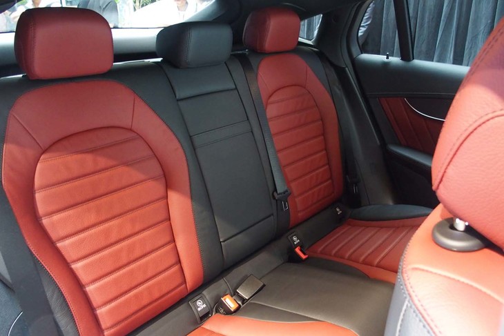 「GLC220d 4MATICクーペ」のリアシート。