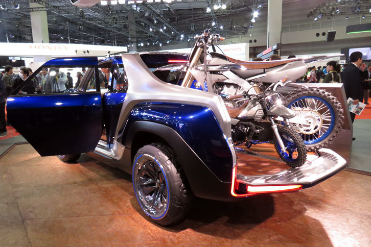 ヤマハ・クロスハブコンセプト（リアビュー）